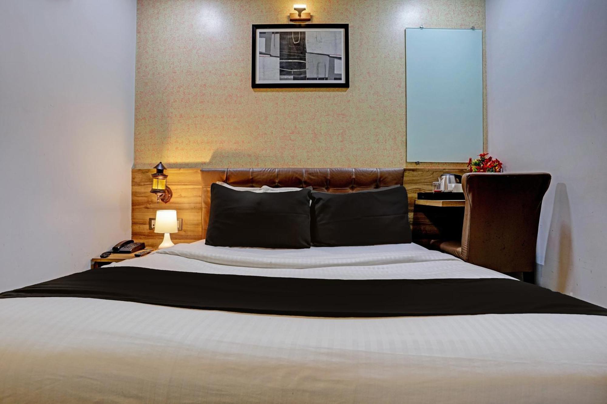 Hotel O Blue Inn Residence Near R City Mall Мумбаї Екстер'єр фото