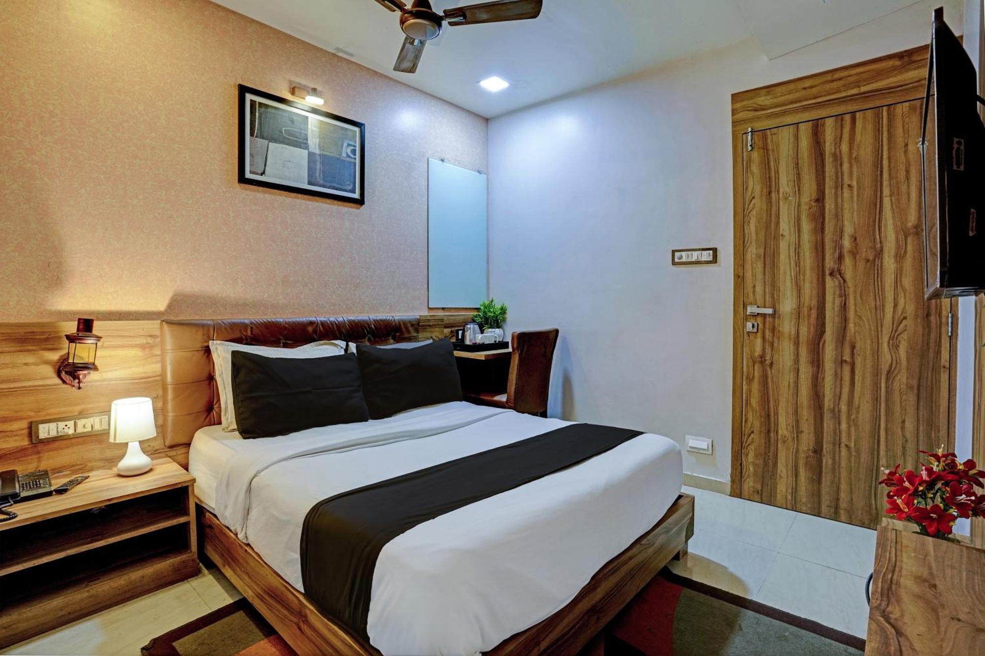 Hotel O Blue Inn Residence Near R City Mall Мумбаї Екстер'єр фото